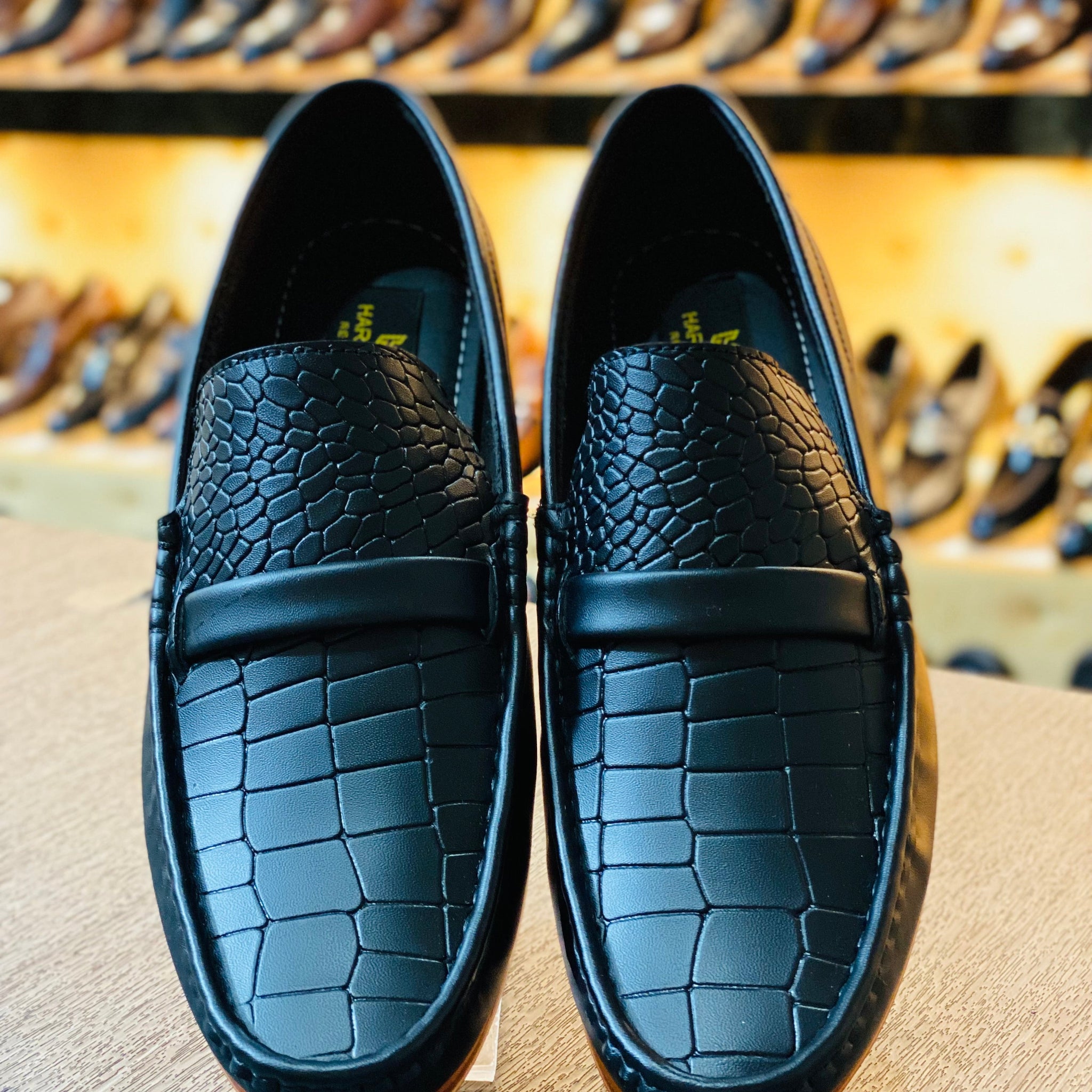 DL - WITHOUT BUCKEL BLACK LOAFERS